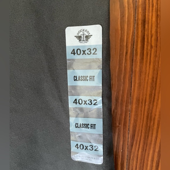 NWT DOCKERS Workday Khaki Classic Fit - Picture 4 of 8